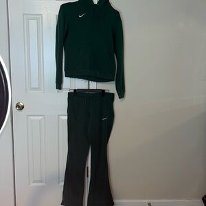 Wmns Nike Sweat Suit